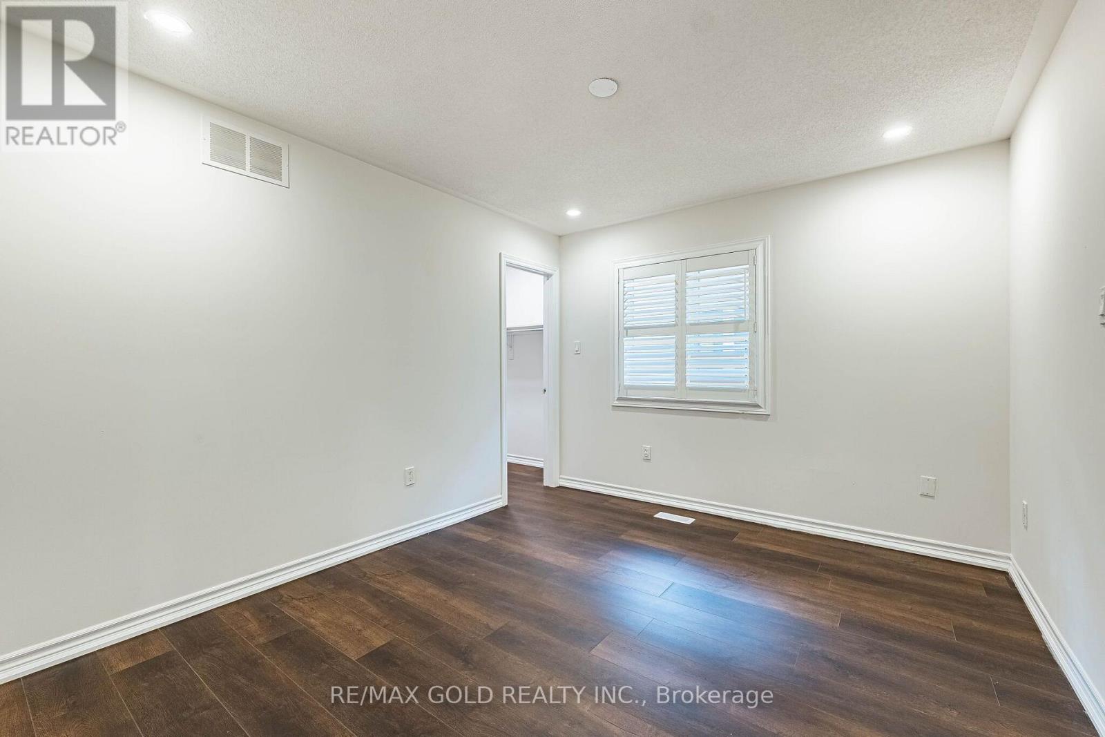 17 LOLA CRESCENT - 27