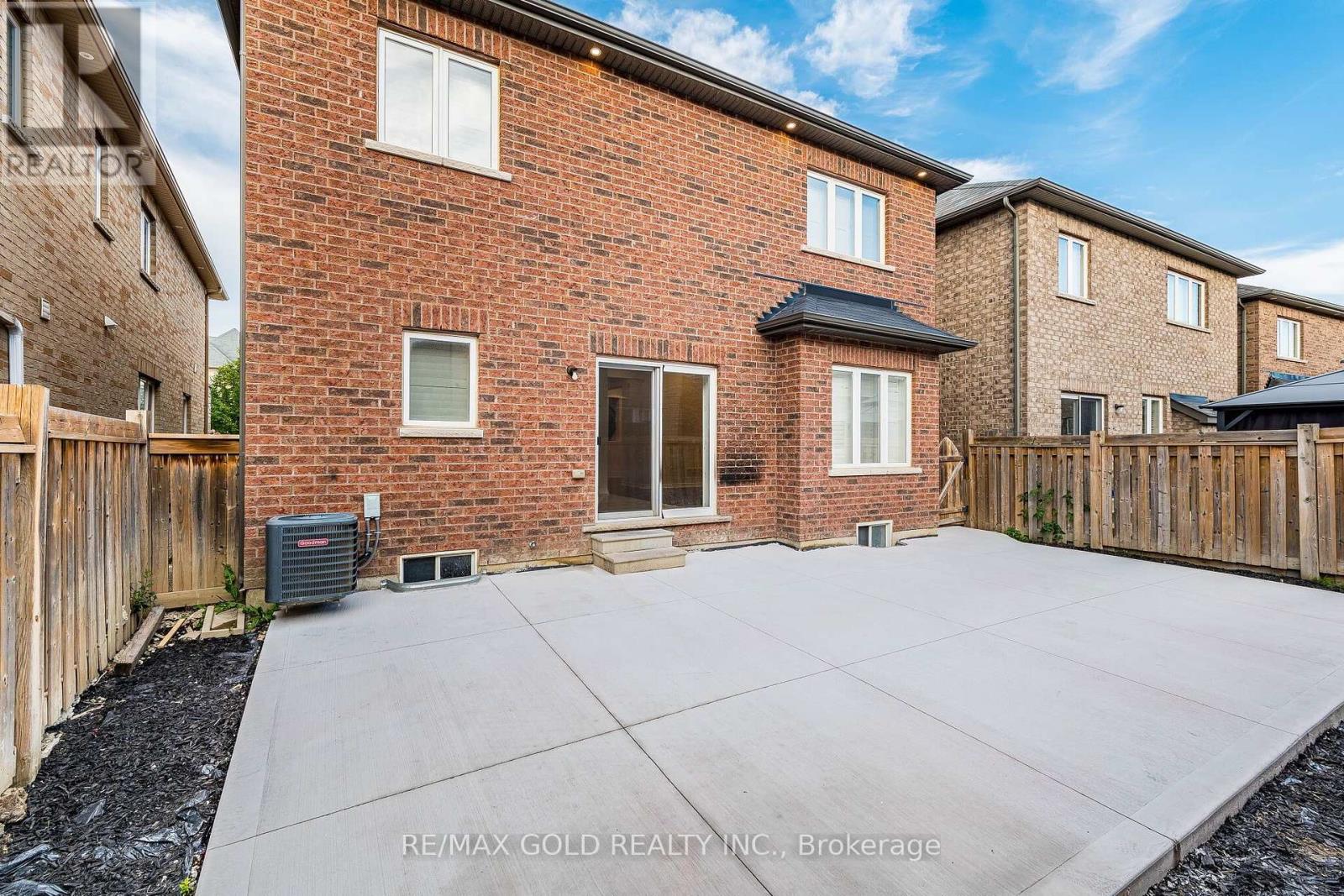 17 Lola Crescent, Brampton, ON photo 37