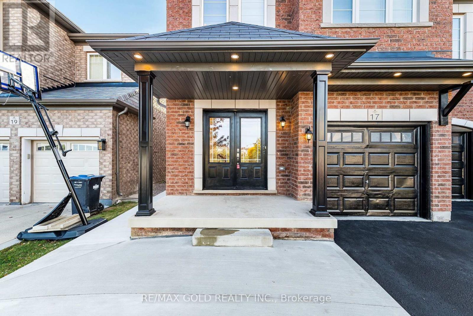 17 Lola Crescent, Brampton, ON photo 4