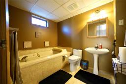 39 Kinsley Crescent, Winnipeg, MB R2C4K1 Photo 19