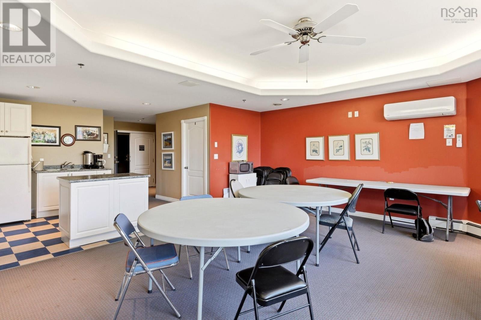 #210 10 Regency Park Drive - 31