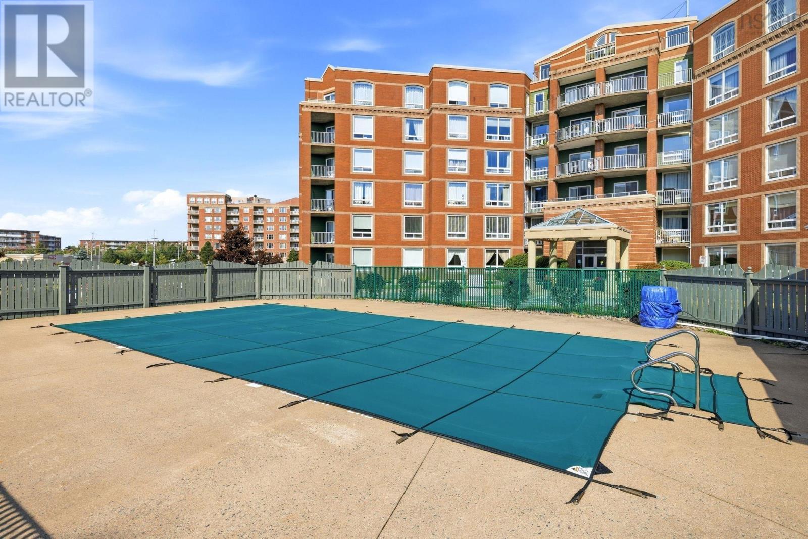 #210 10 Regency Park Drive - 29