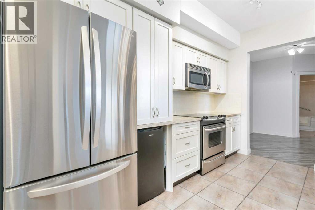 #420 100 Lakeway Boulevard - Image 4