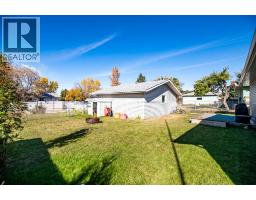 Kitchen - 3419 50 Avenue, Innisfail, AB T4G1H4 Photo 6
