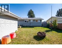 2pc Bathroom - 3419 50 Avenue, Innisfail, AB T4G1H4 Photo 9