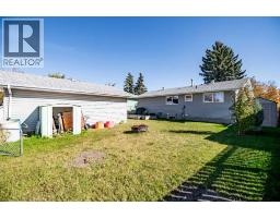 Primary Bedroom - 3419 50 Avenue, Innisfail, AB T4G1H4 Photo 8