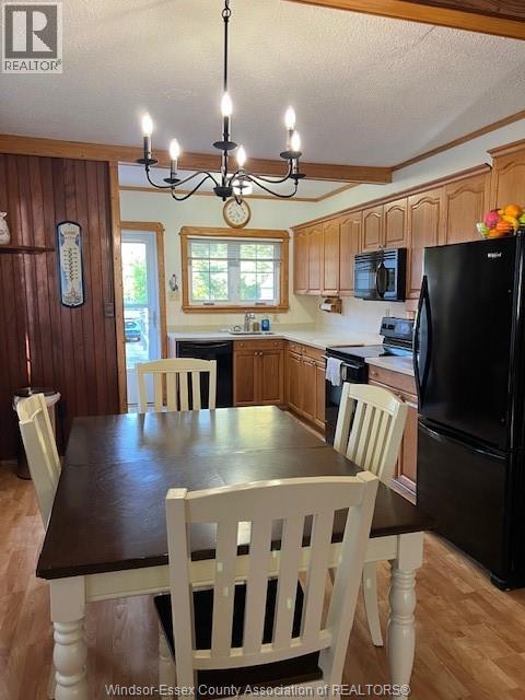404 Robson Rd, Leamington — photo 4