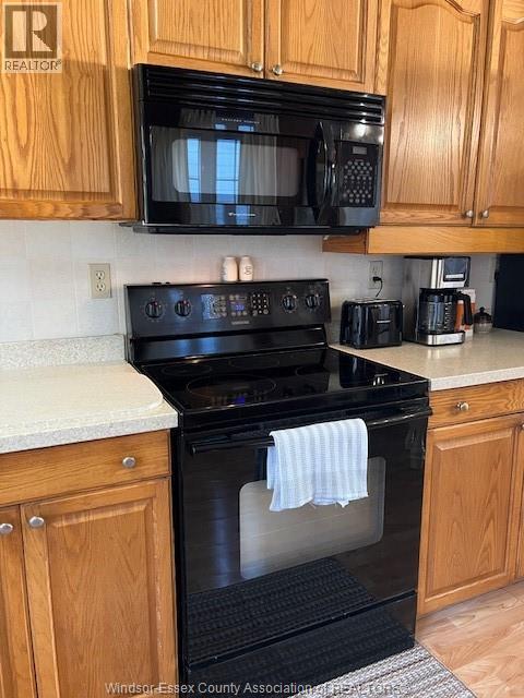 404 Robson Rd, Leamington — photo 9