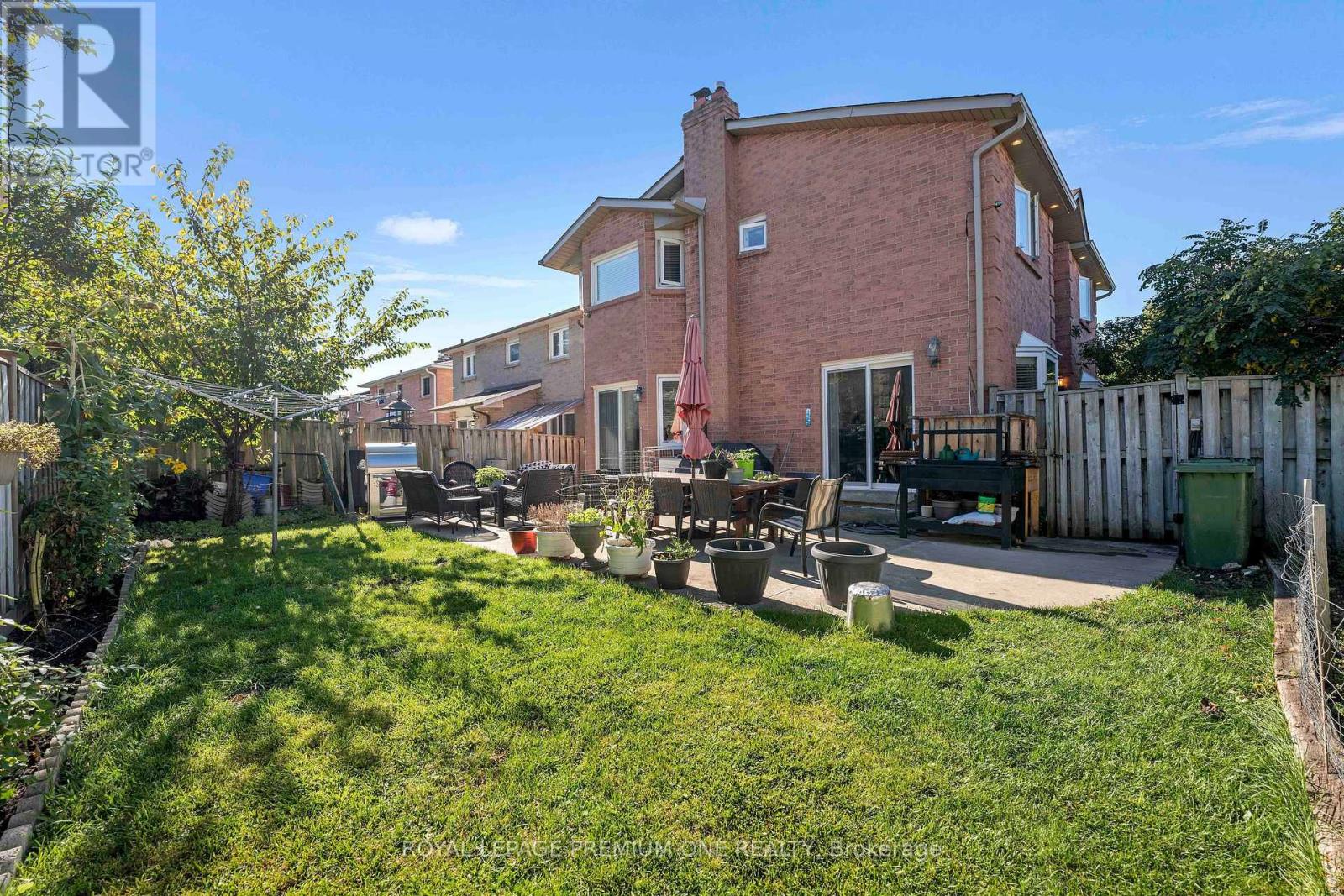 25 Sir Lancelot Court — photo 46
