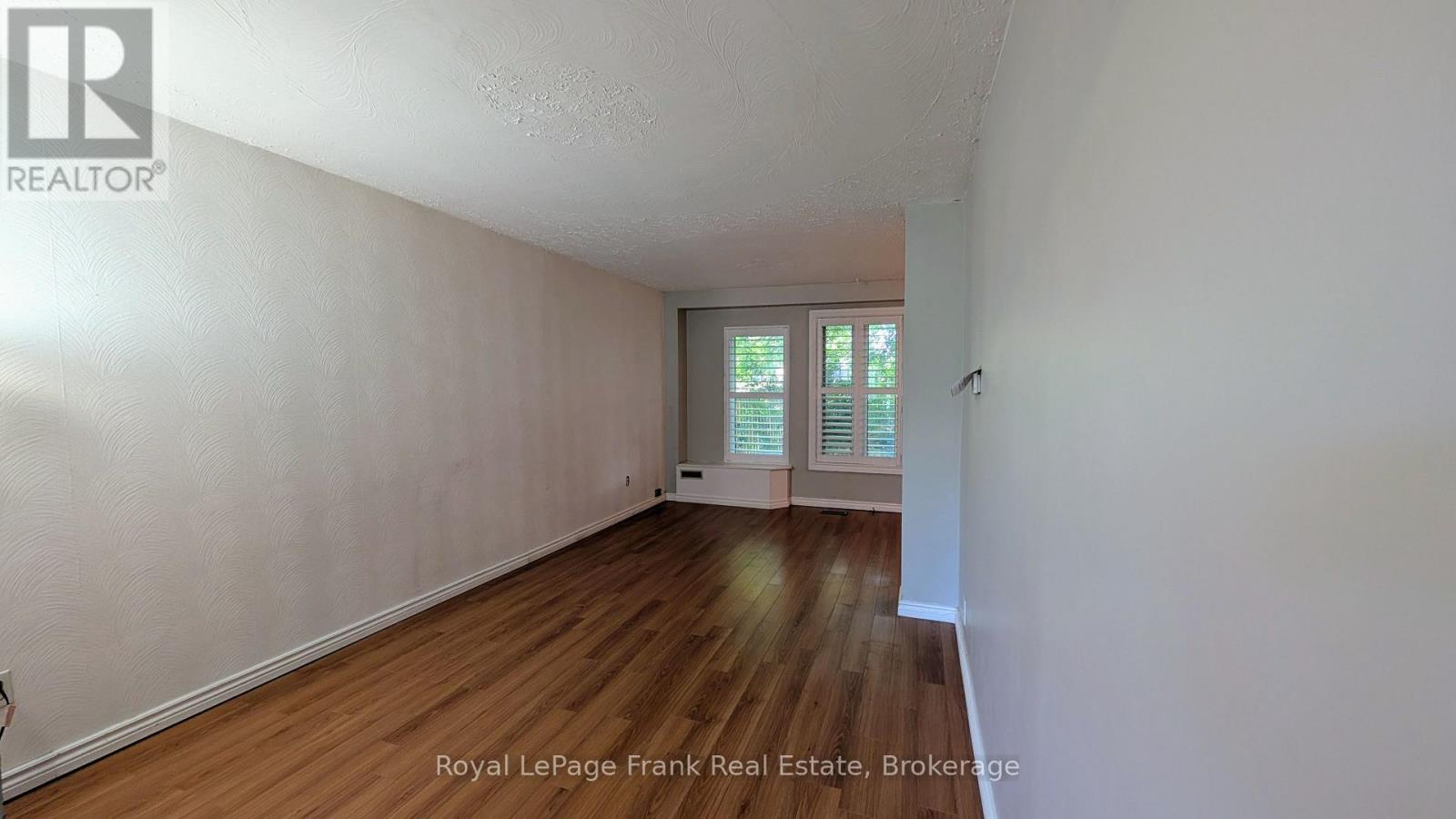582 LAKEVIEW AVENUE - Image 3