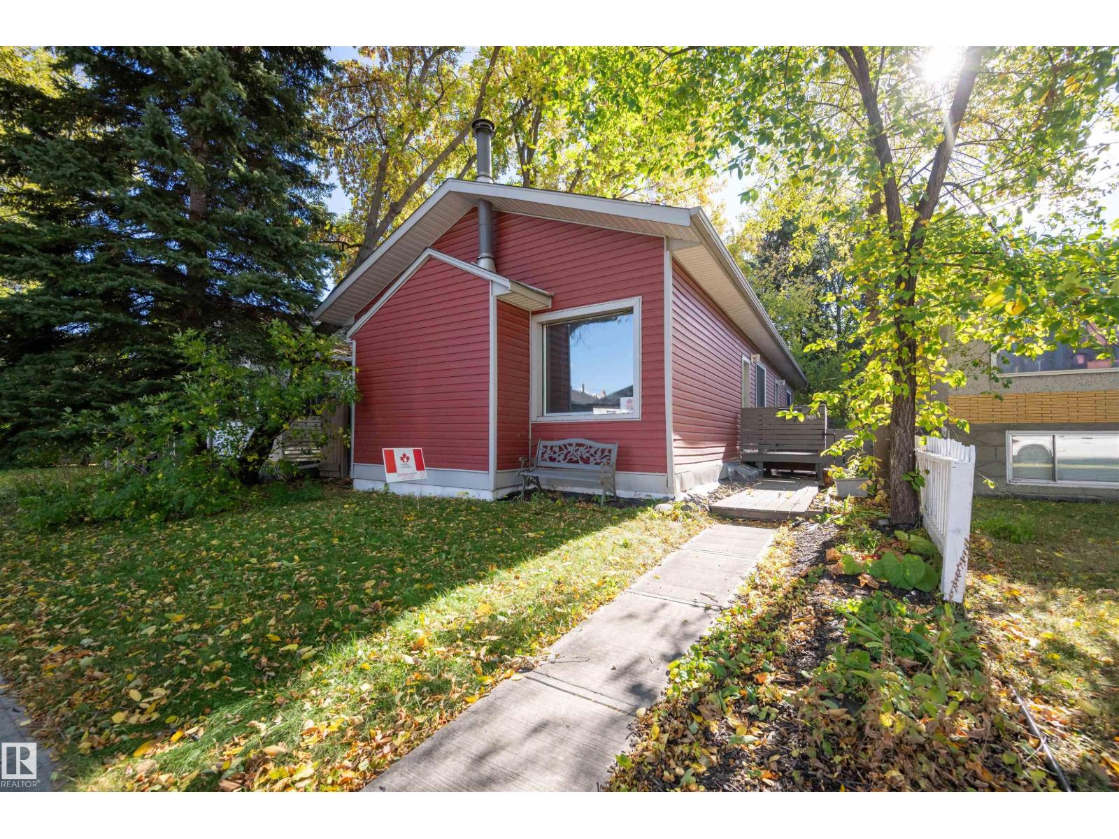 9851 85 AV NW - 1