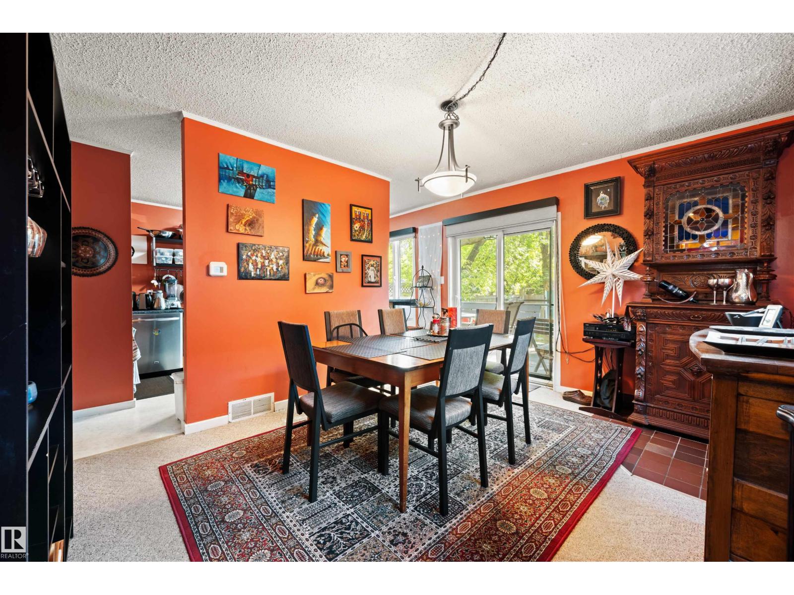 9851 85 AV NW - Image 22
