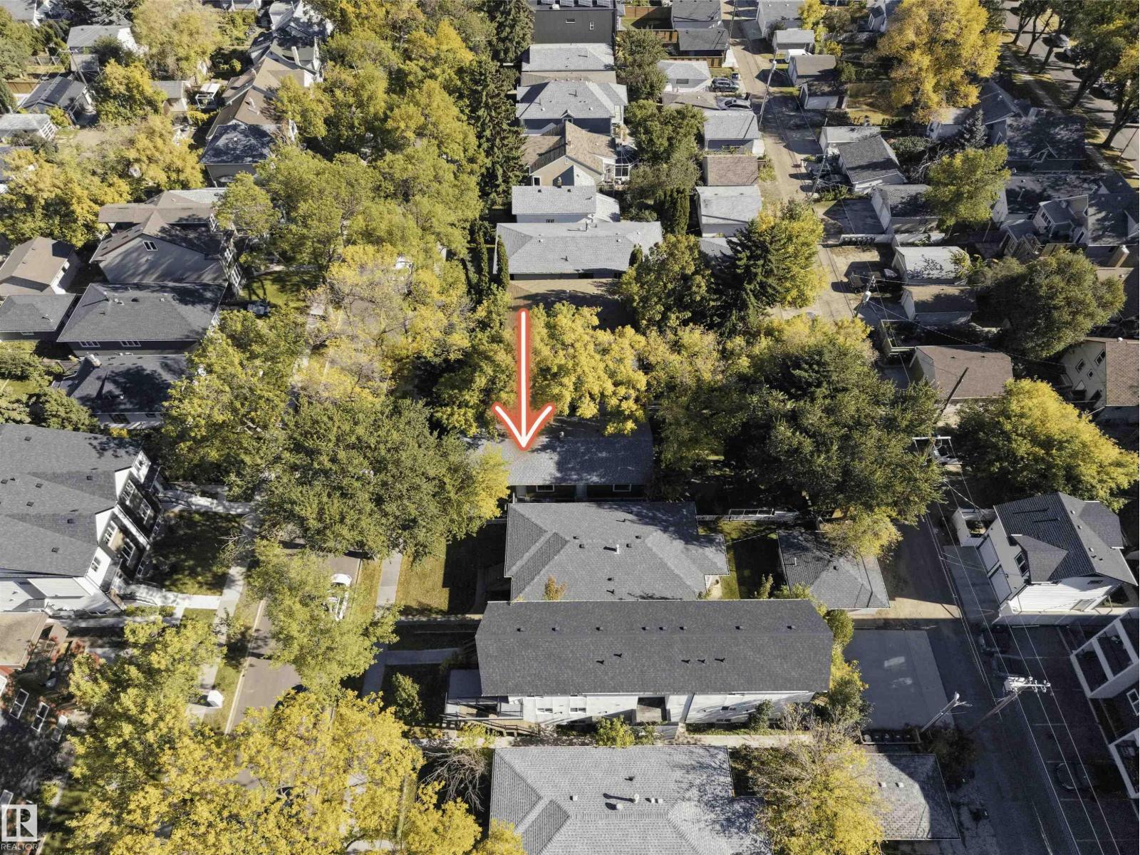 9851 85 AV NW - Image 35