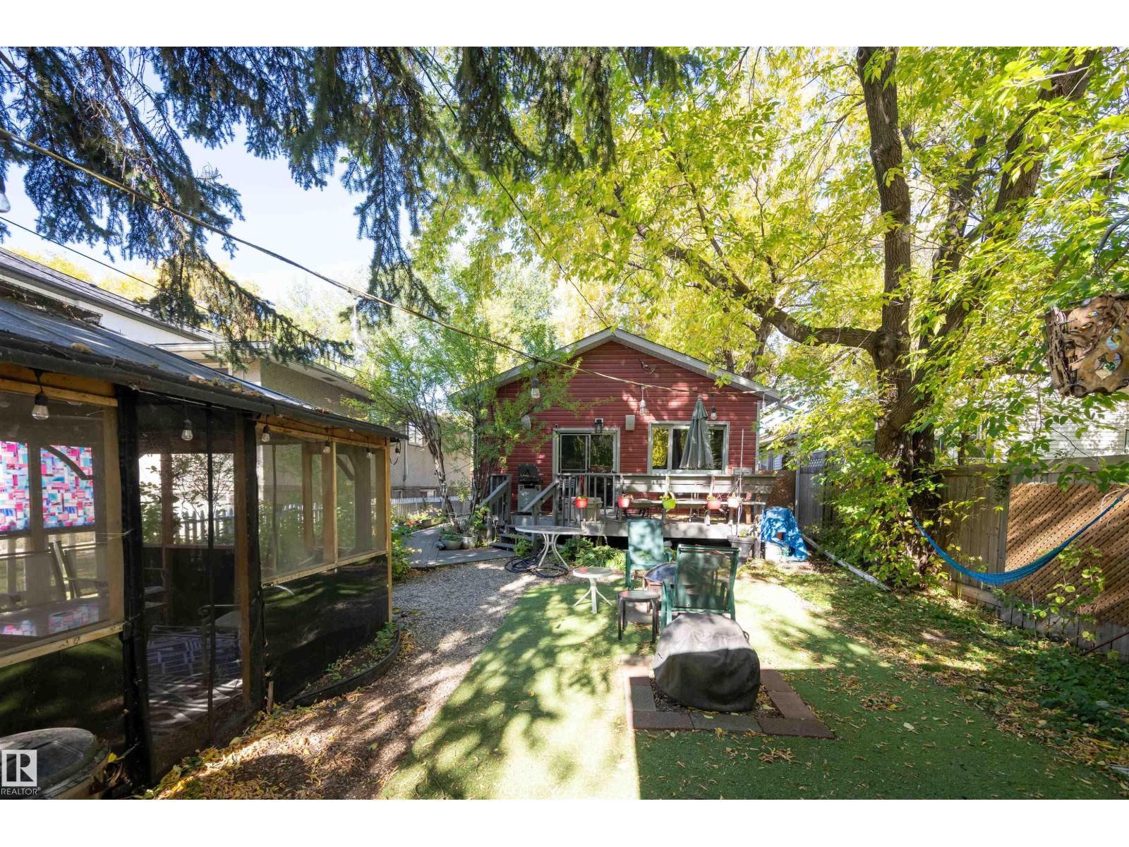9851 85 AV NW - Image 6
