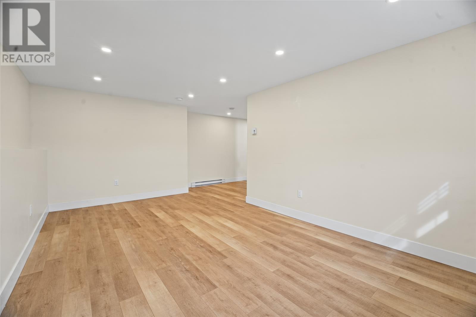 8 Shriners Road - 24