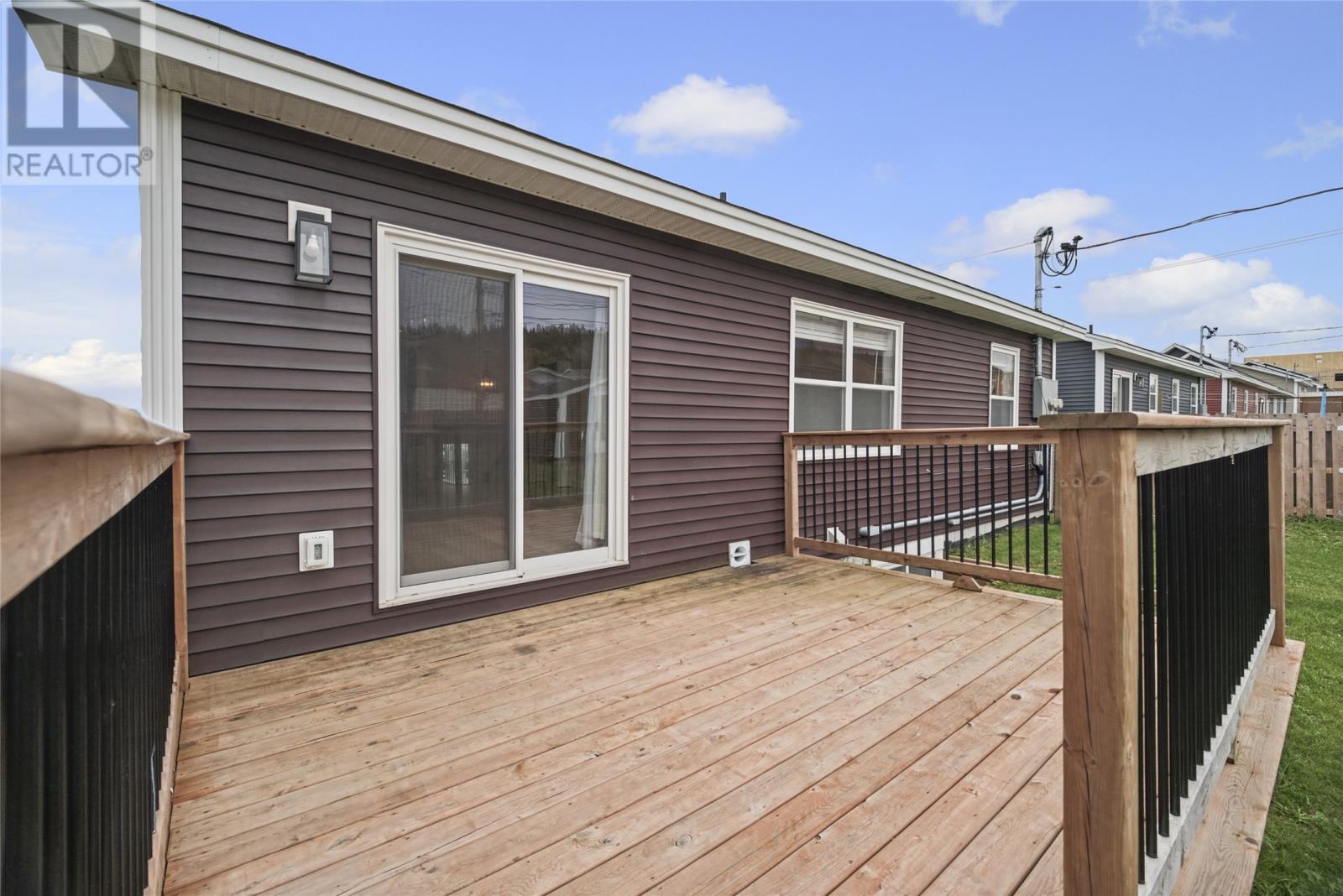 8 Shriners Road - 32