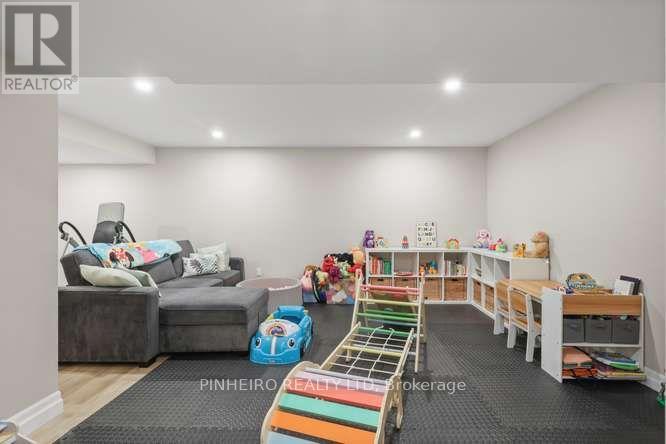 36 HONEY BEND - Image 32