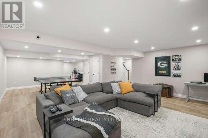 36 HONEY BEND - Image 37