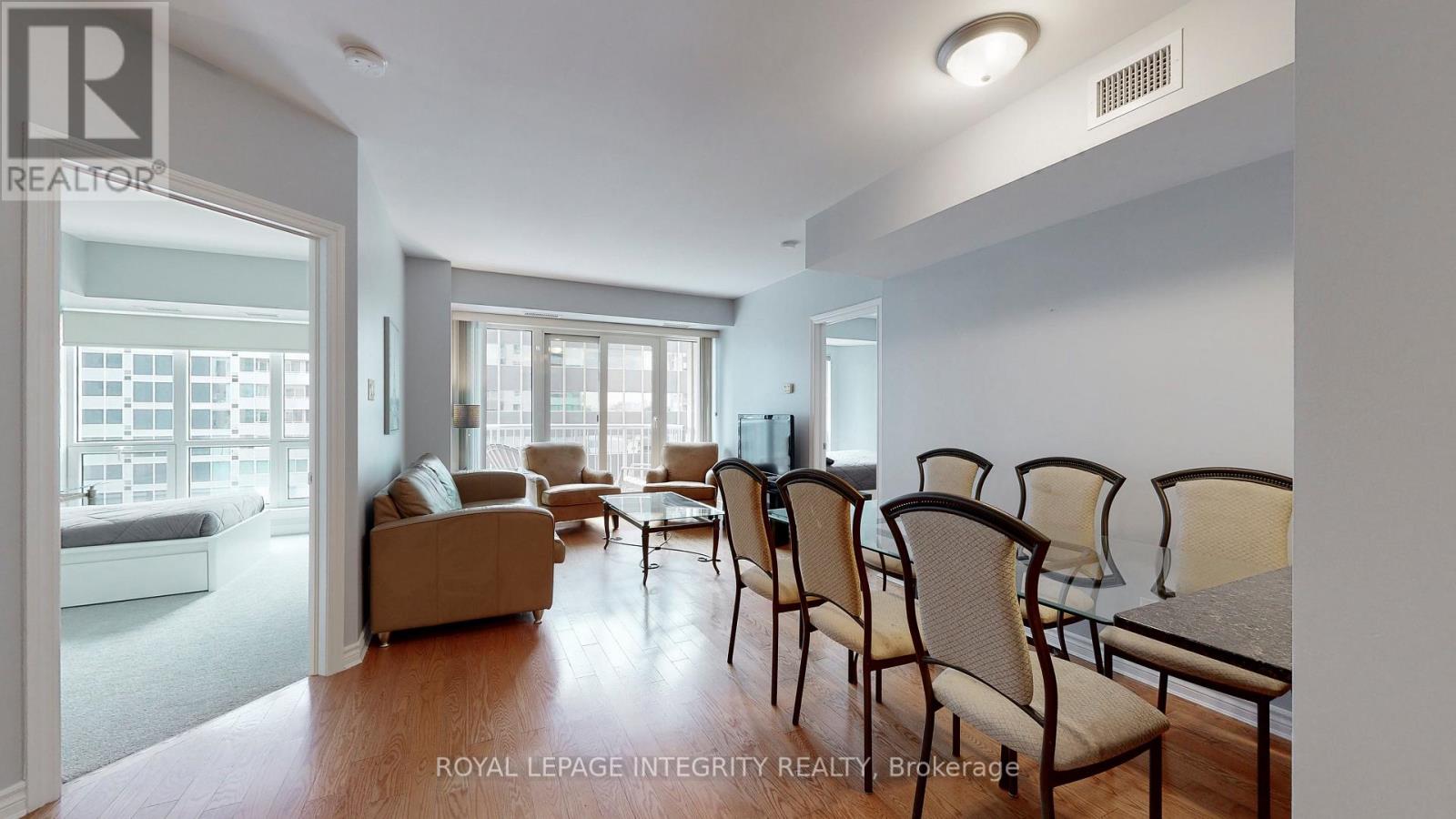 #903 234 RIDEAU STREET - Image 12