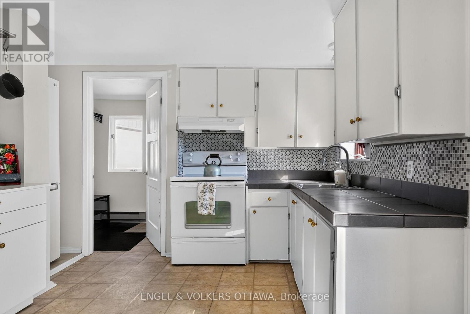 319 SAVARD AVENUE - Image 24