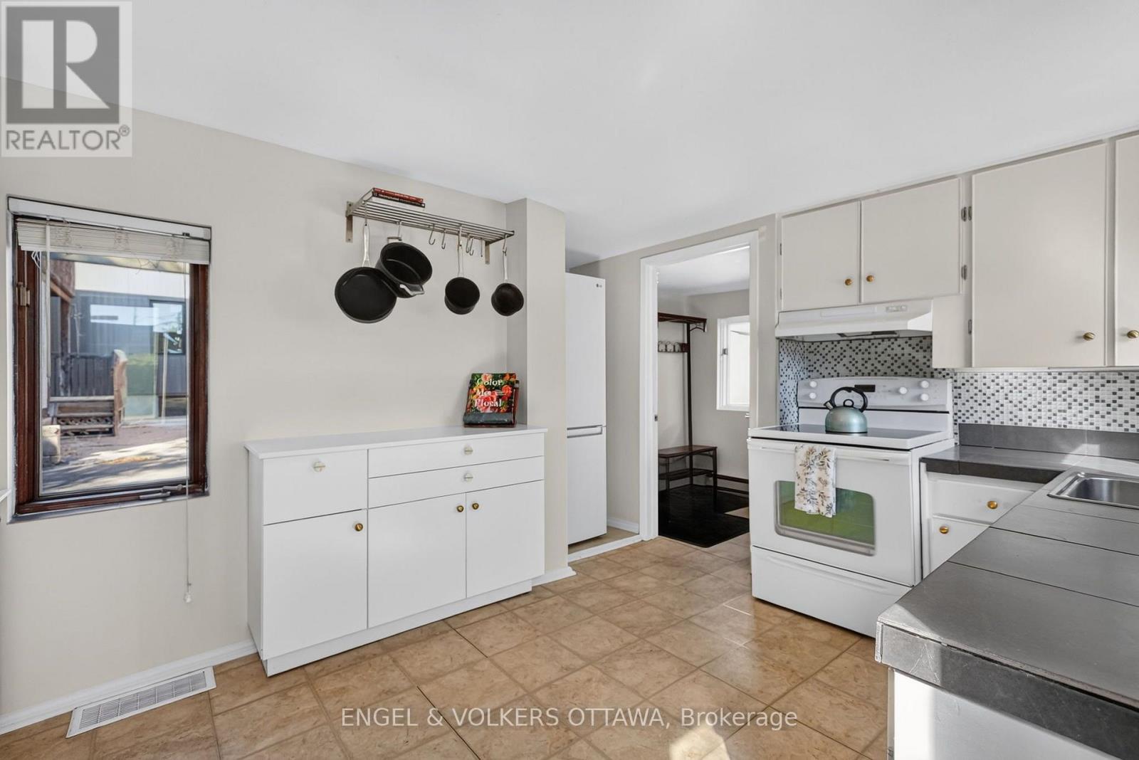 319 SAVARD AVENUE - 28