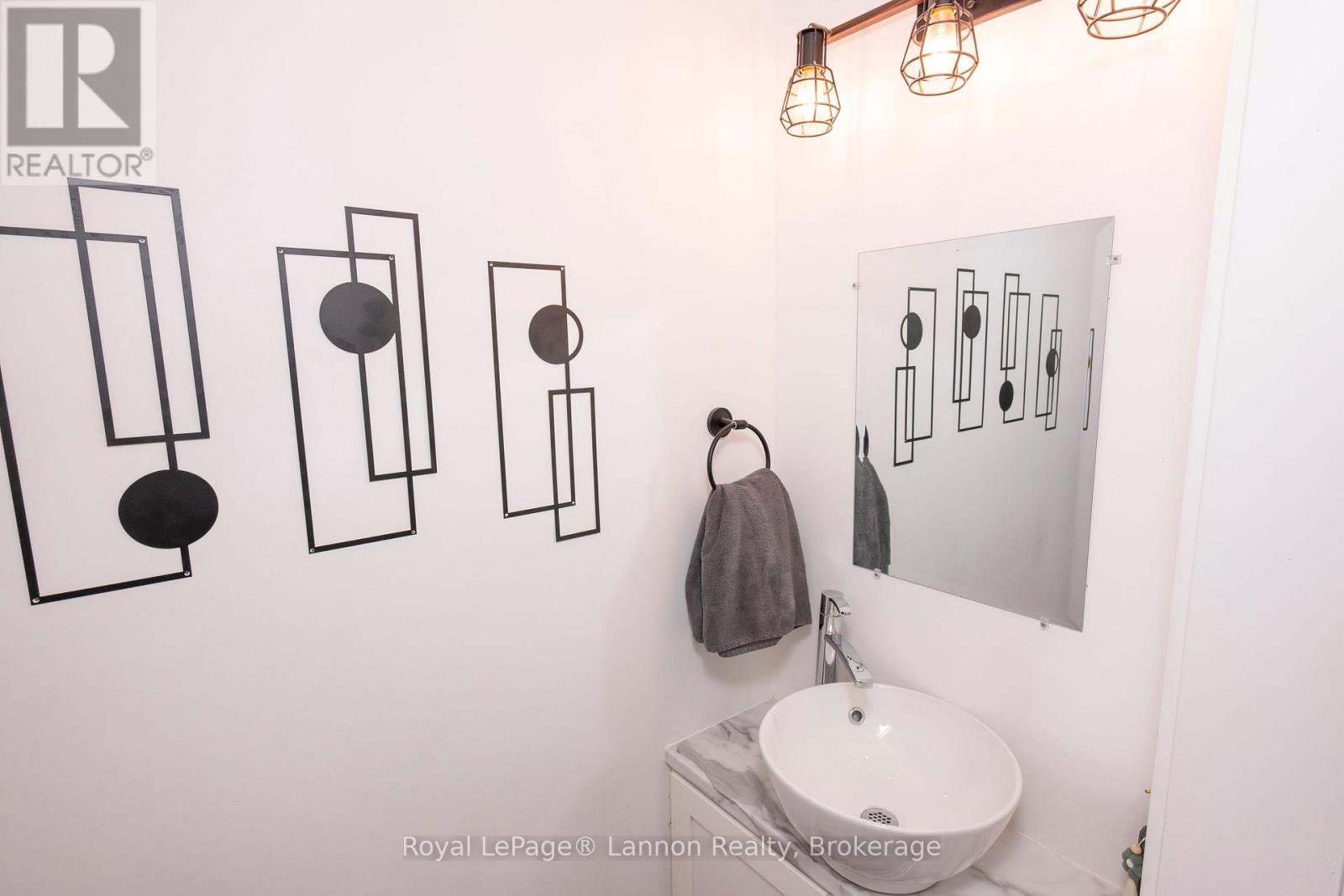234 AMELIA ST STREET E - Image 21