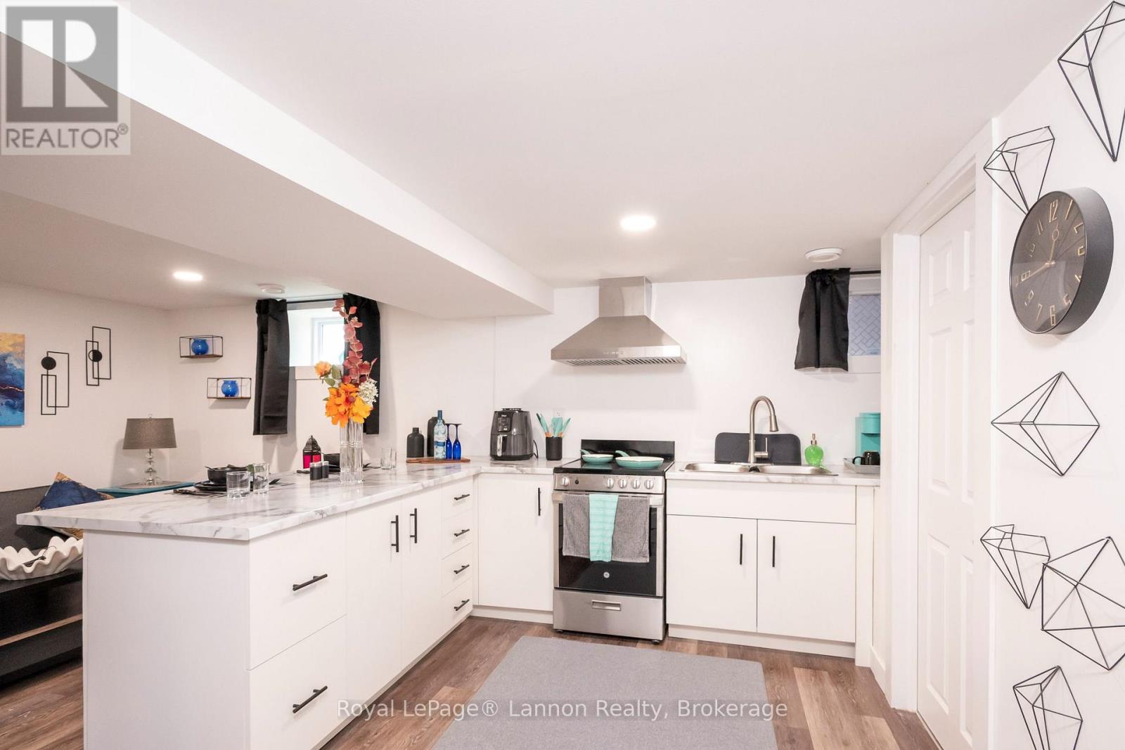 234 AMELIA ST STREET E - Image 34