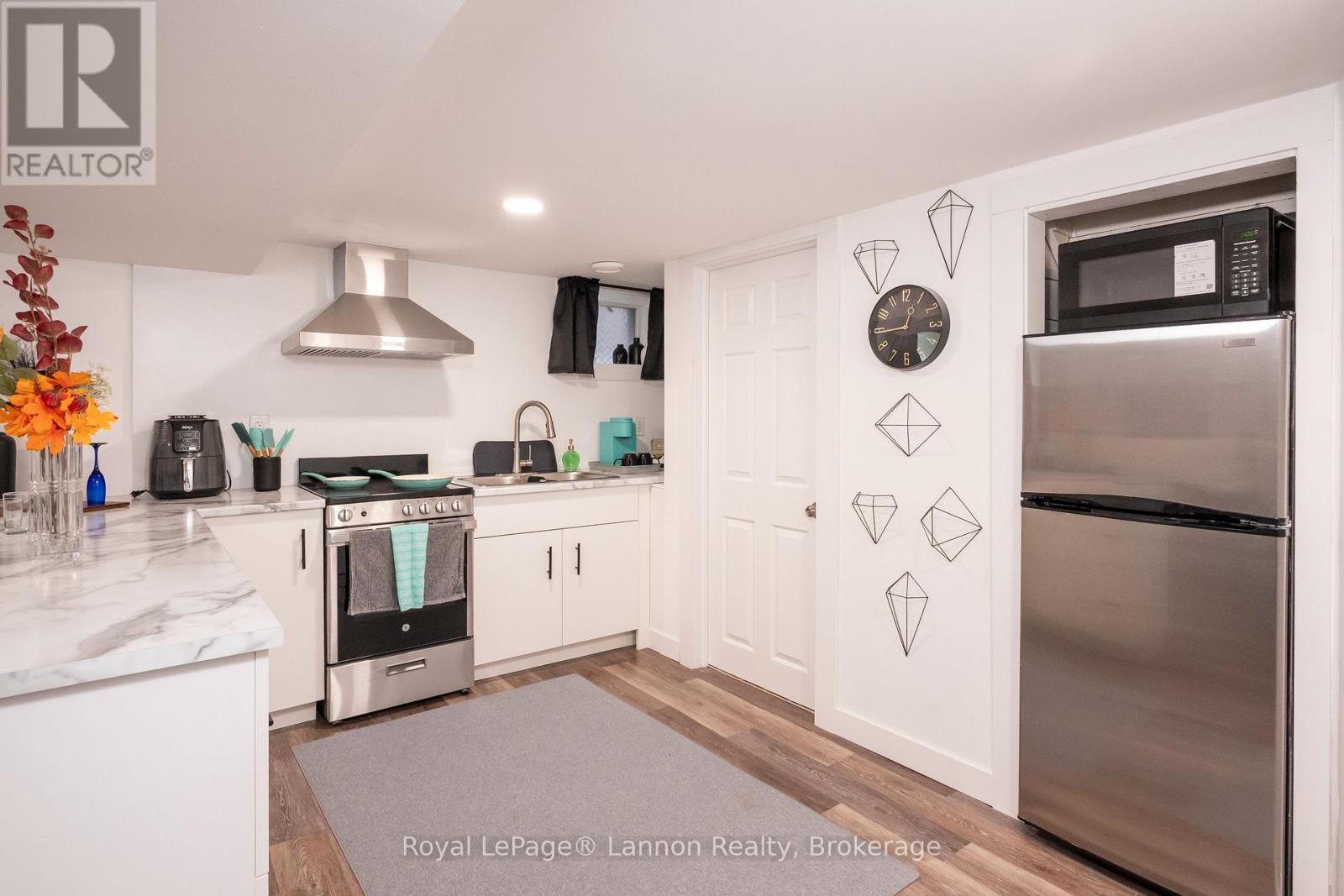 234 AMELIA ST STREET E - Image 36