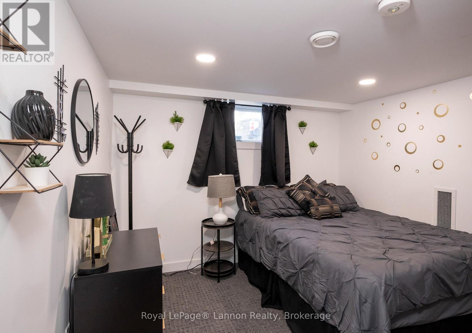 234 AMELIA ST STREET E - Image 42