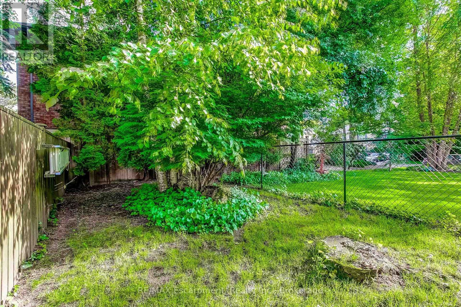 215 BRIAR HILL CRESCENT - Image 31