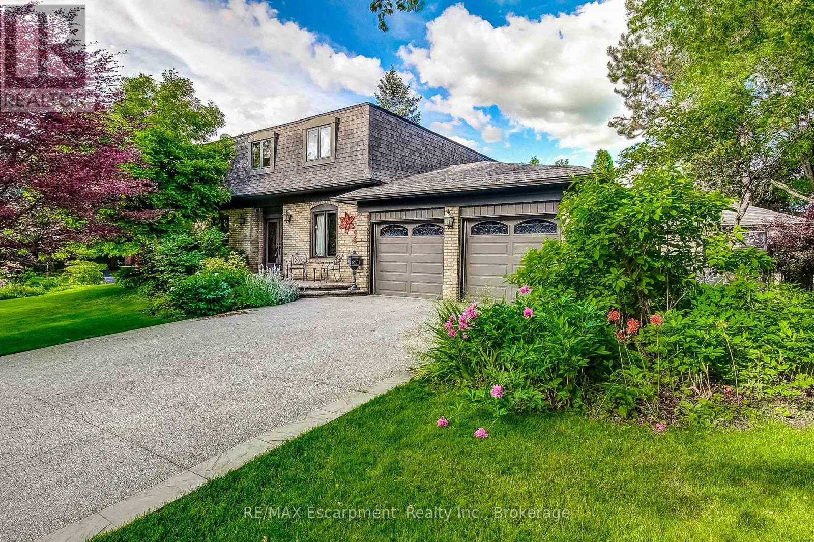 215 BRIAR HILL CRESCENT - Image 36