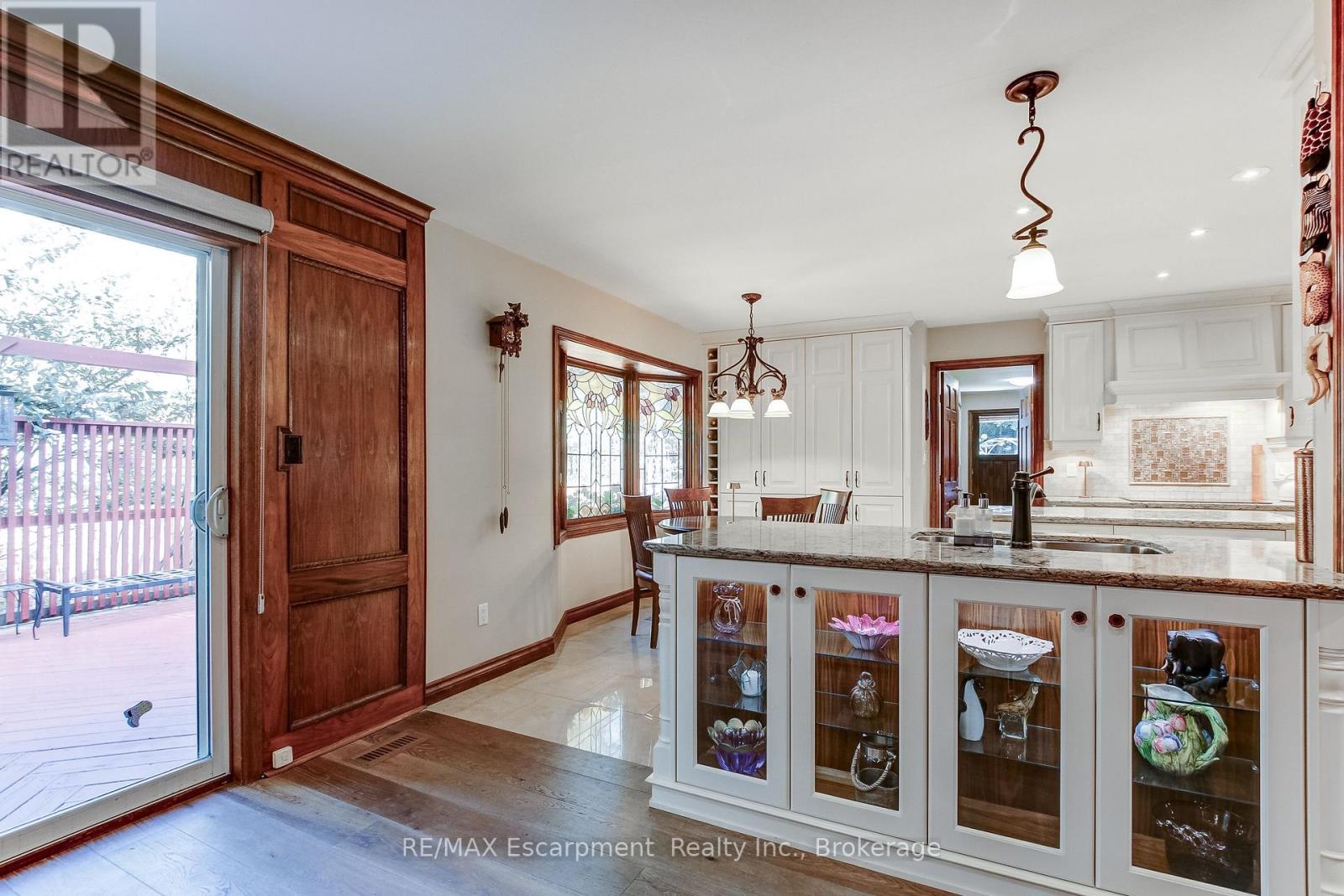 215 BRIAR HILL CRESCENT - 8