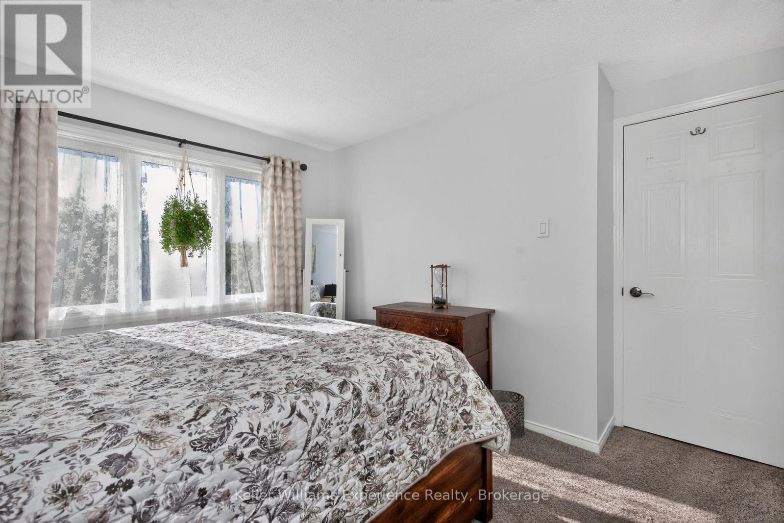 13 LINDSAY COURT - Image 20
