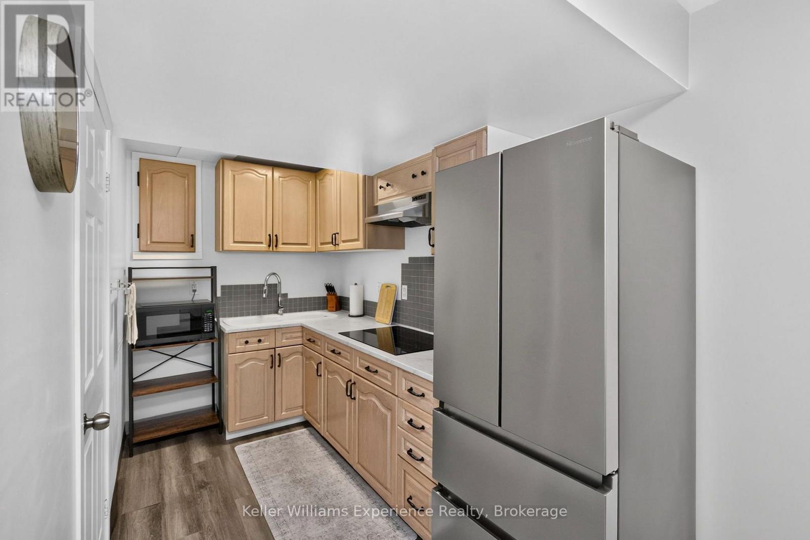 13 LINDSAY COURT - 33