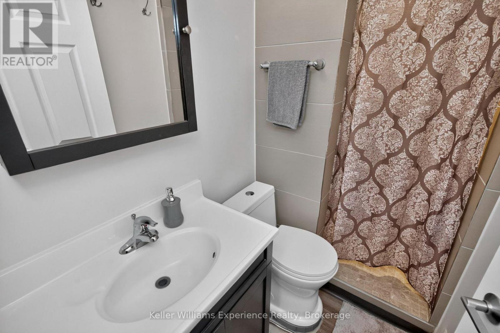 13 LINDSAY COURT - Image 35