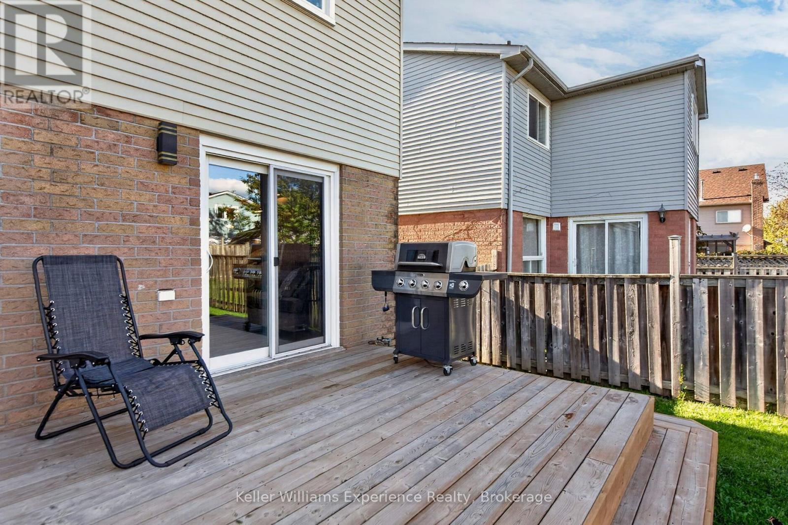 13 LINDSAY COURT - 36