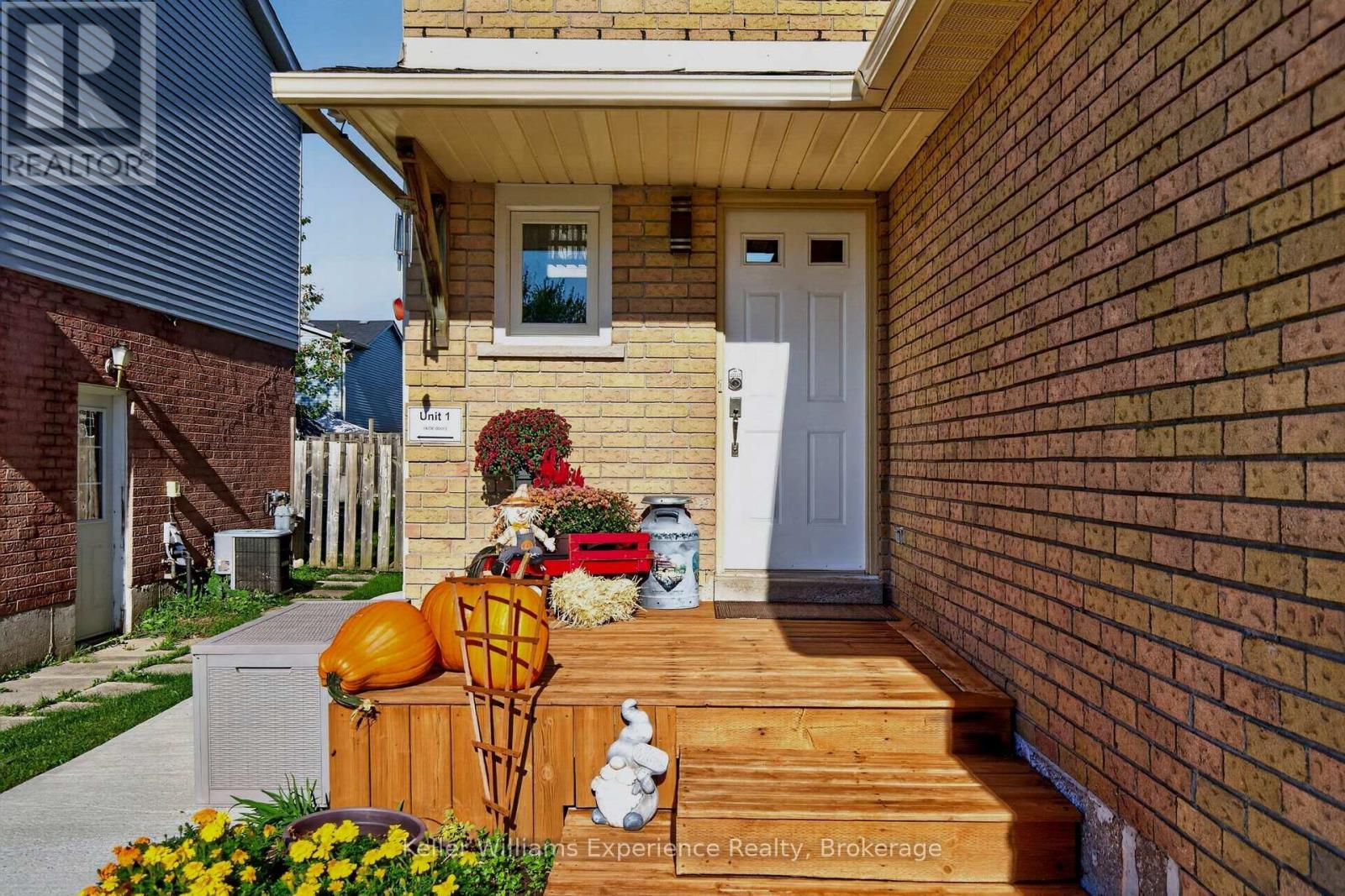 13 LINDSAY COURT, Barrie (Cundles East) — photo 4