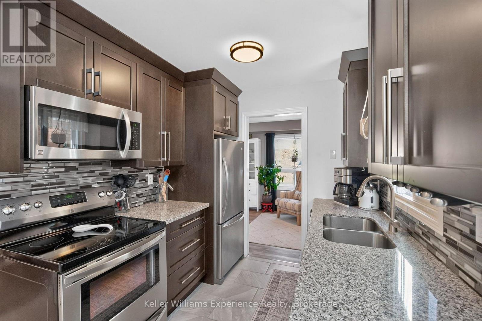 13 LINDSAY COURT, Barrie (Cundles East) — photo 8