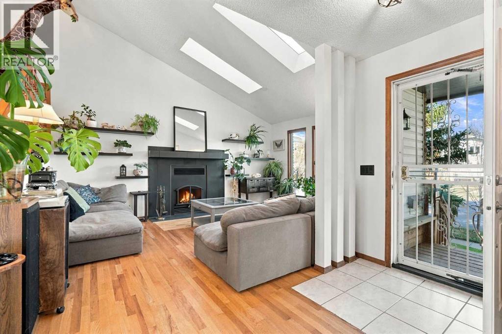 296 Woodbine Boulevard SW, Calgary Alberta