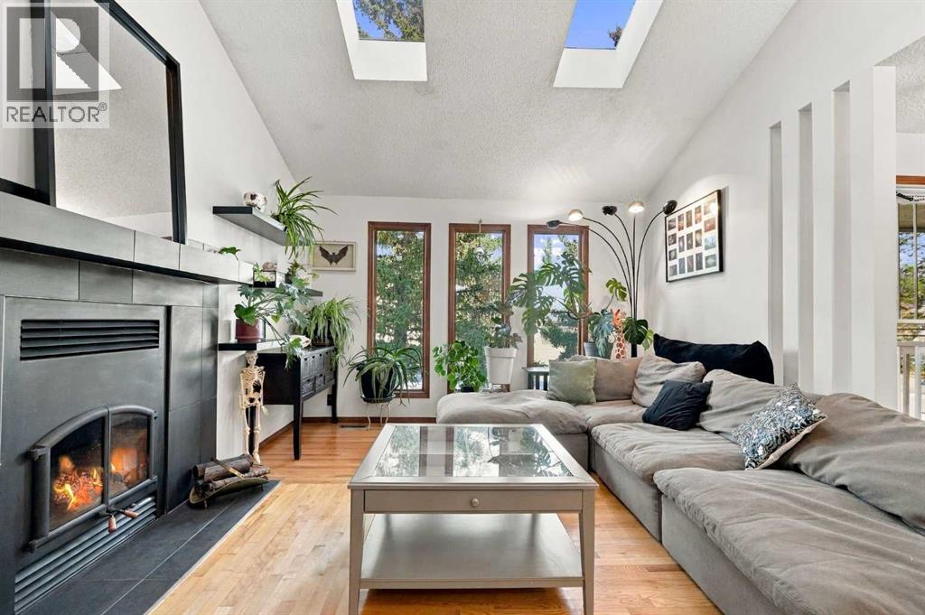 296 Woodbine Boulevard SW, Calgary Alberta