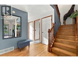 Bedroom - 296 Woodbine Boulevard Sw, Calgary, AB T2W4K7 Photo 12