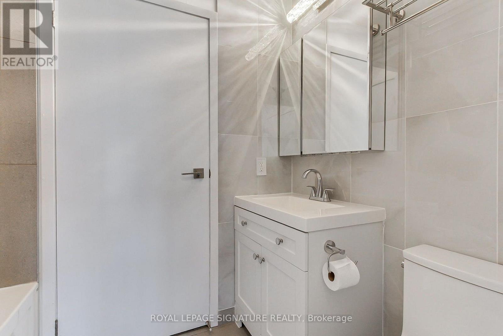 1913- 98 Lillian Street, Toronto, ON photo 29