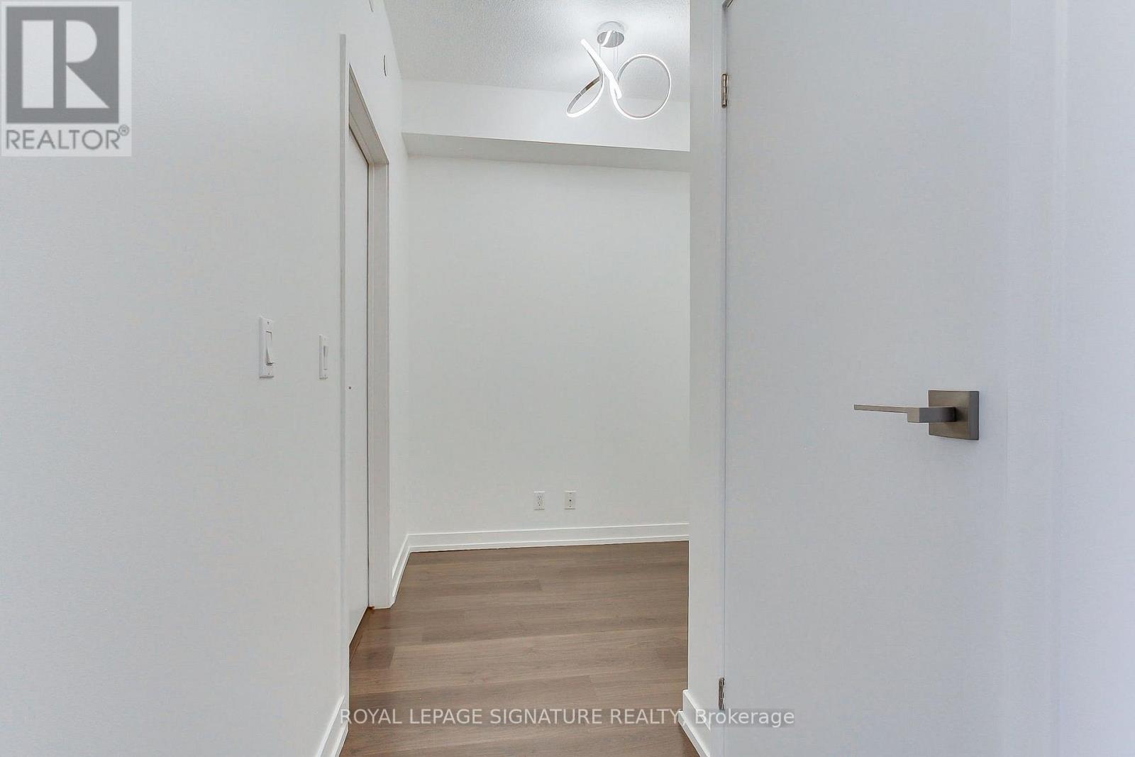 1913- 98 Lillian Street, Toronto, ON photo 35