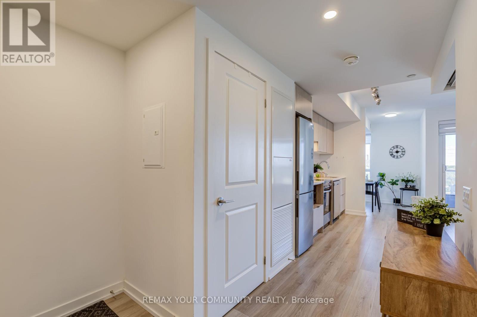 #1706 395 BLOOR STREET E - 6