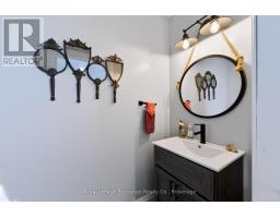 Bathroom - 68 North Street N, Ashfield Colborne Wawanosh, ON N7A3X9 Photo 10
