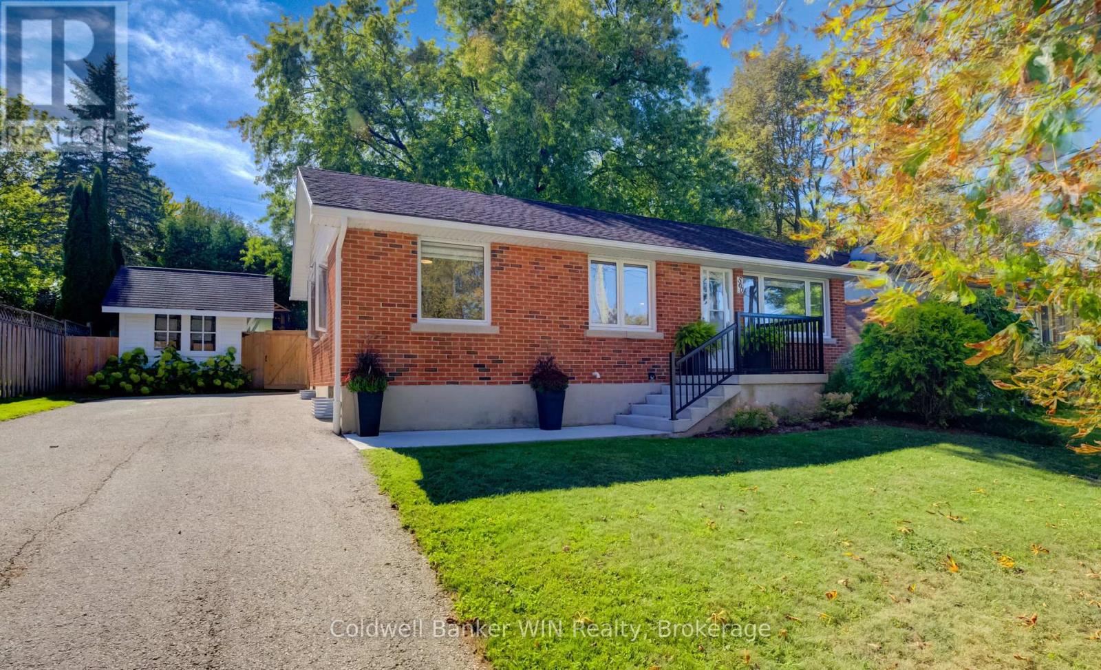 560 WATERLOO STREET - 1