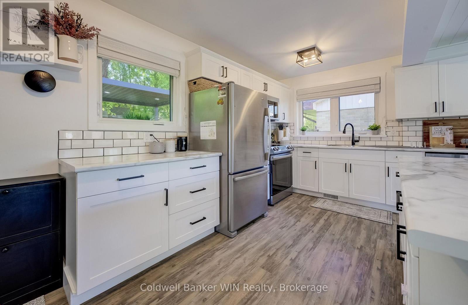 560 WATERLOO STREET - Image 11