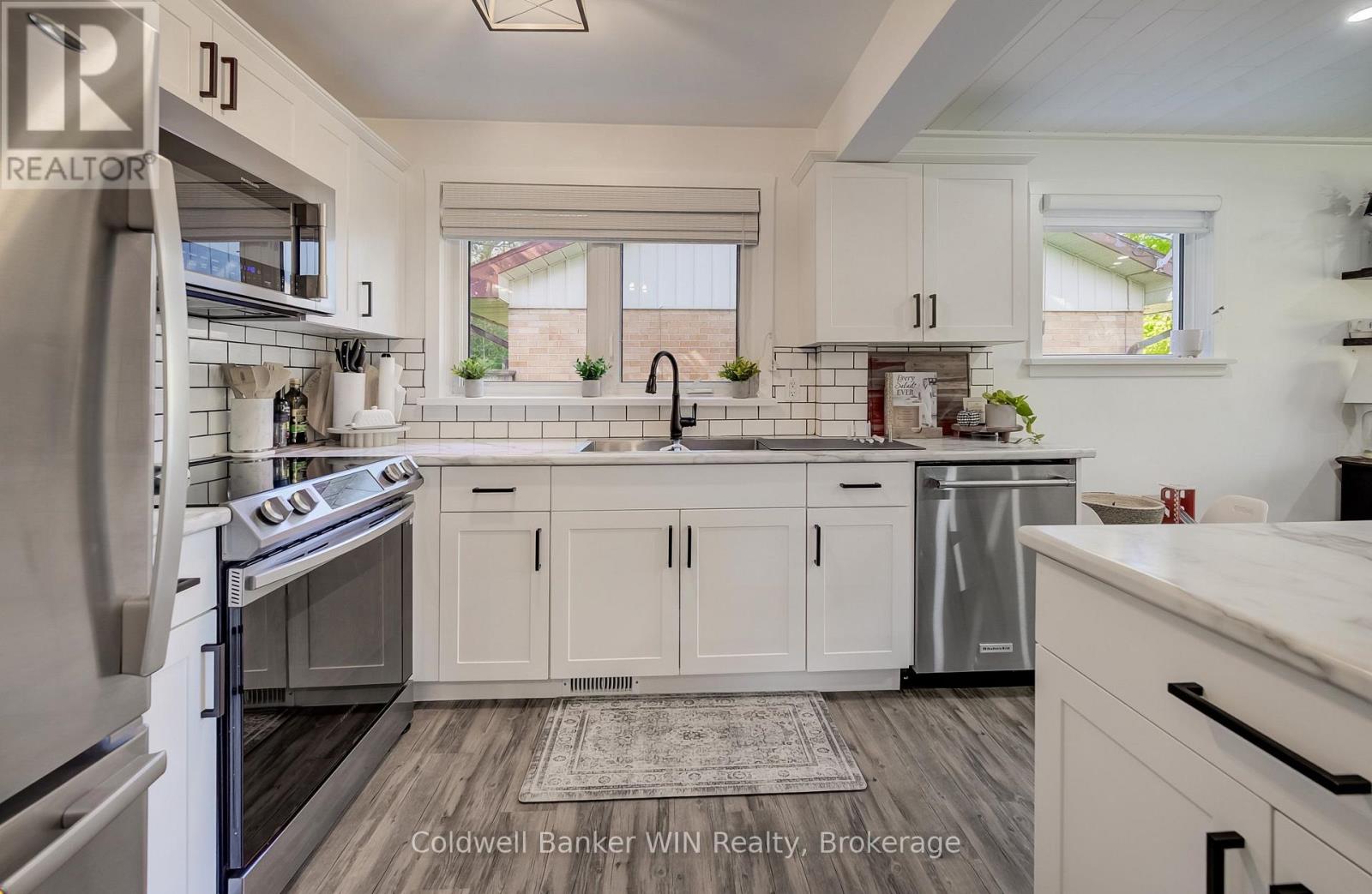 560 WATERLOO STREET - Image 12