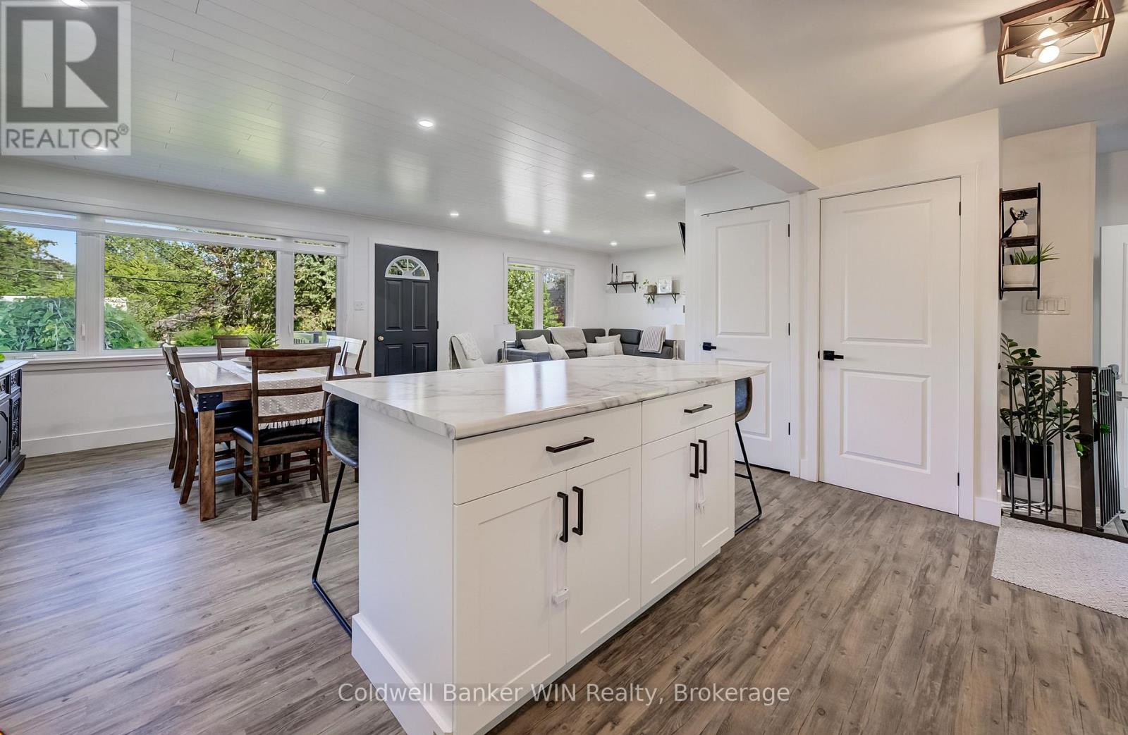 560 WATERLOO STREET - Image 15
