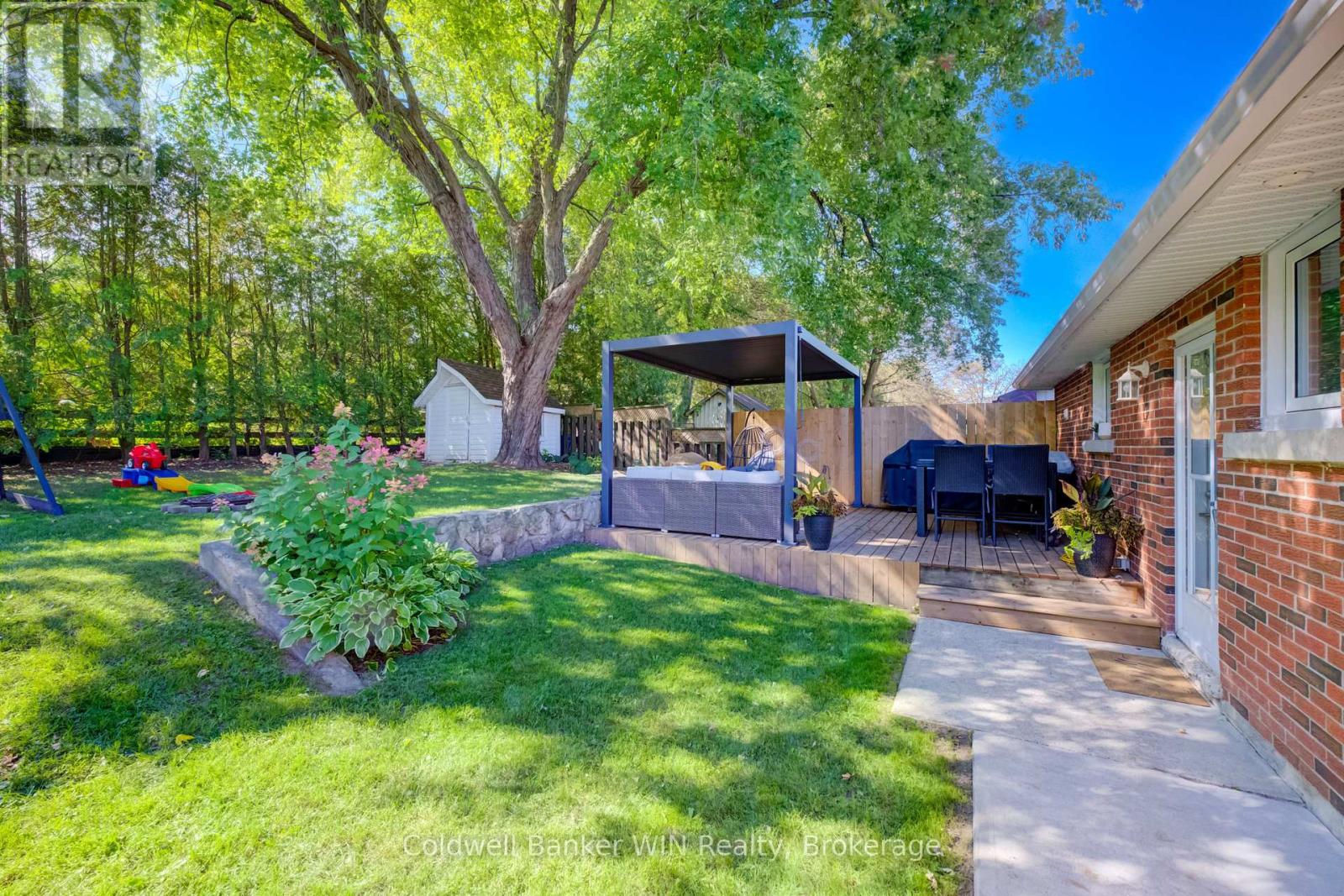 560 WATERLOO STREET - Image 29